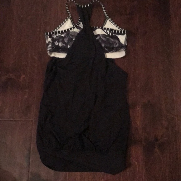 Lululemon tank with built in bra - Picture 2 of 2